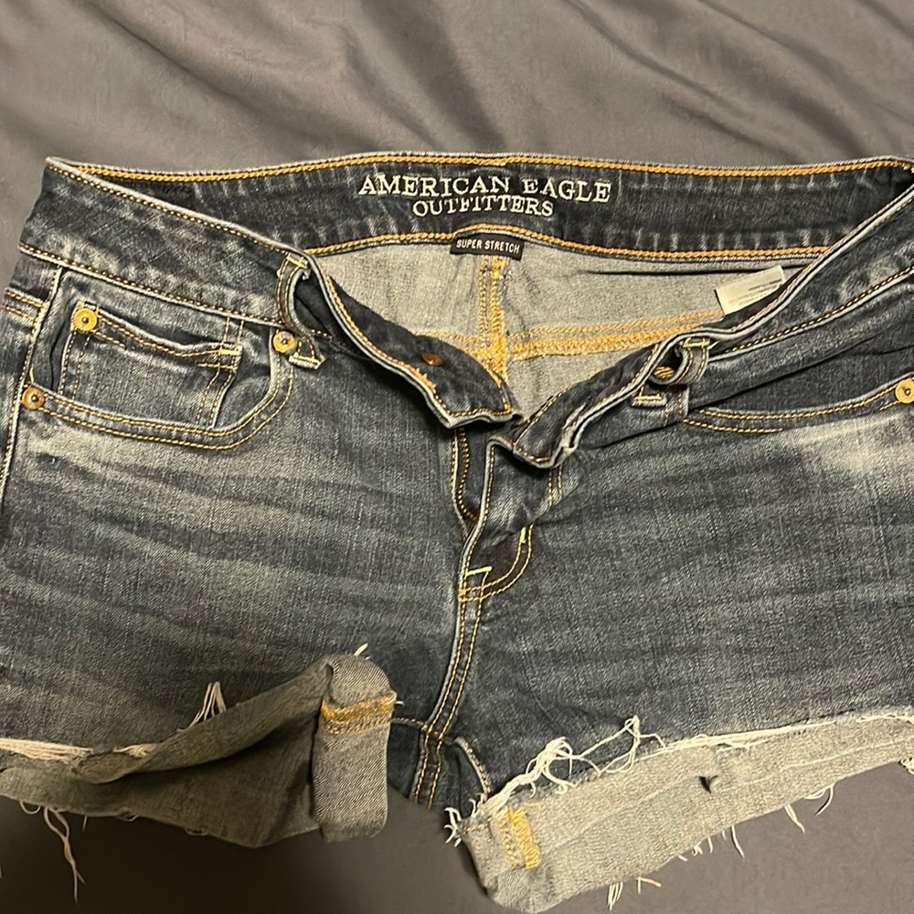 Size 10 American eagle shorts. Perfect condition.